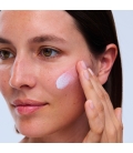 UV PLUS SKIN BARRIER  SPF 50+ ET ANTI-POLLUTION  Ecran quotidien Multi -Protection 6-en-1